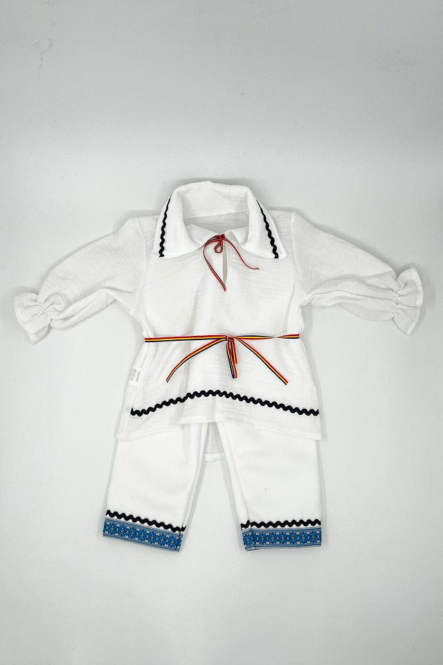 Costum Traditional Bebe, 4 piese, Alb/Albastru, 6-9 luni